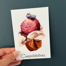 Afbeelding in Gallery-weergave laden, Kaart &quot;Congratulations&quot; met cupcake
